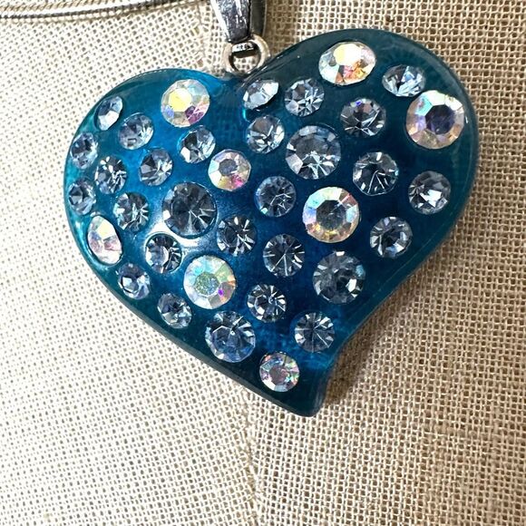 Blue Heart Pendant Choker with Rhinestones 💙 - Picture 3 of 7